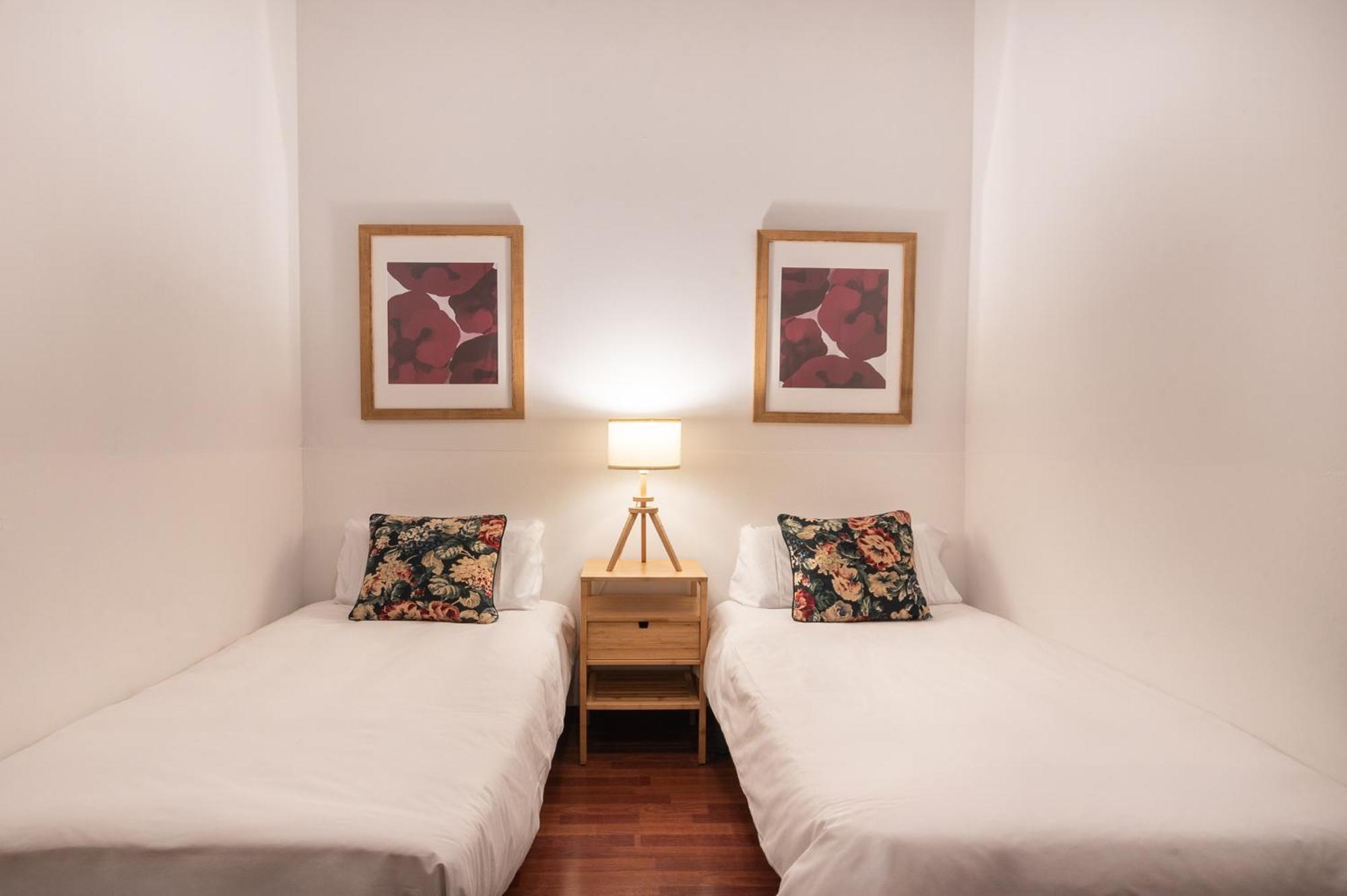 Spacious & Sunny Apt With Terrace In The City Center Barcelona Kültér fotó